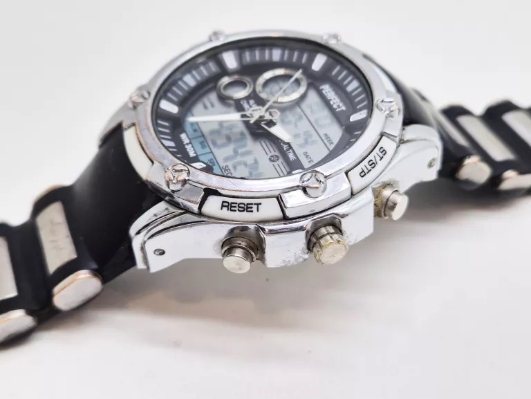 ZEGAREK PERFECT A811