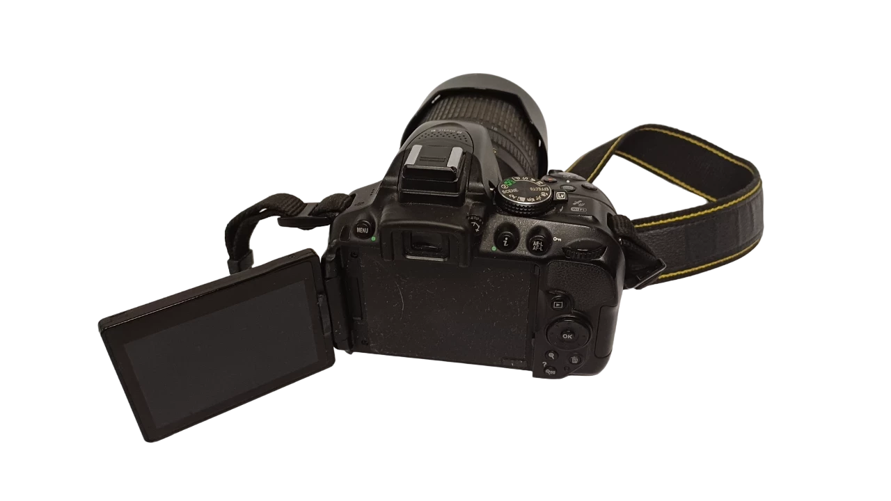 lustrzanka-nikon-d5300-korpus-18-105mm-rozdzielczosc-2410