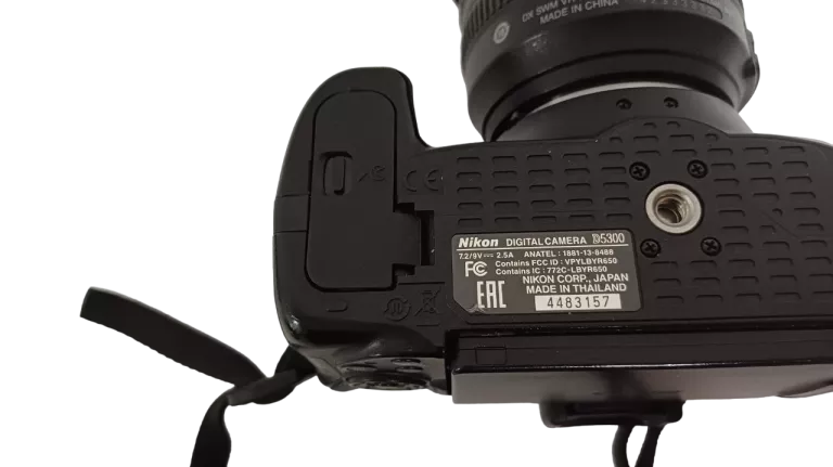 lustrzanka-nikon-d5300-korpus-18-105mm-kod-producenta-vba370k004