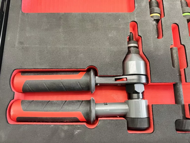 wurth-zestaw-nitownica-do-nitonak-hes412-osiedle-czecha-96-poznan