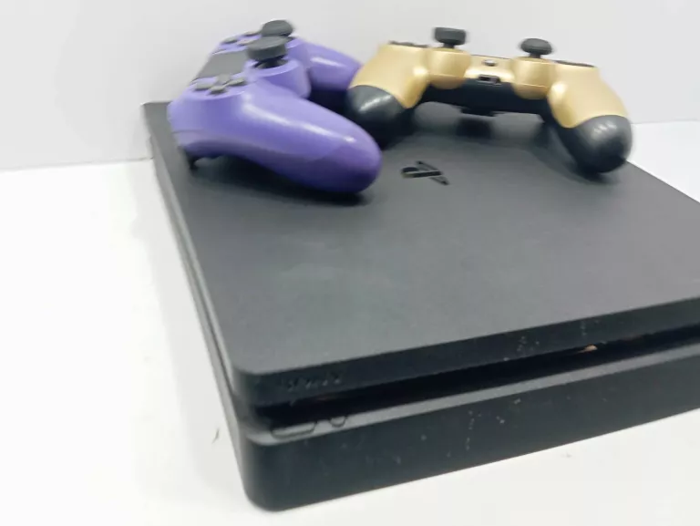 KONSOLA  PLAYSTATION 4 SLIM 1TB 2 PADY