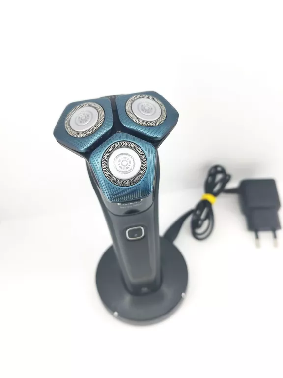 GOLARKA PHILIPS SHAVER SERIES 7000 (S7783)