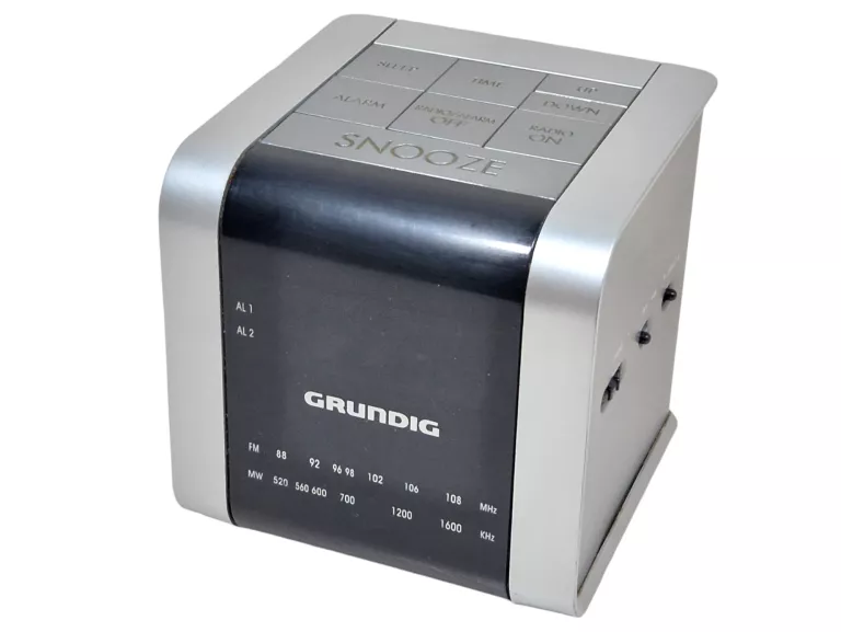 RADIOBUDZIK GRUNDIG SONOCLOCK 560 SREBRNO-CZARNY