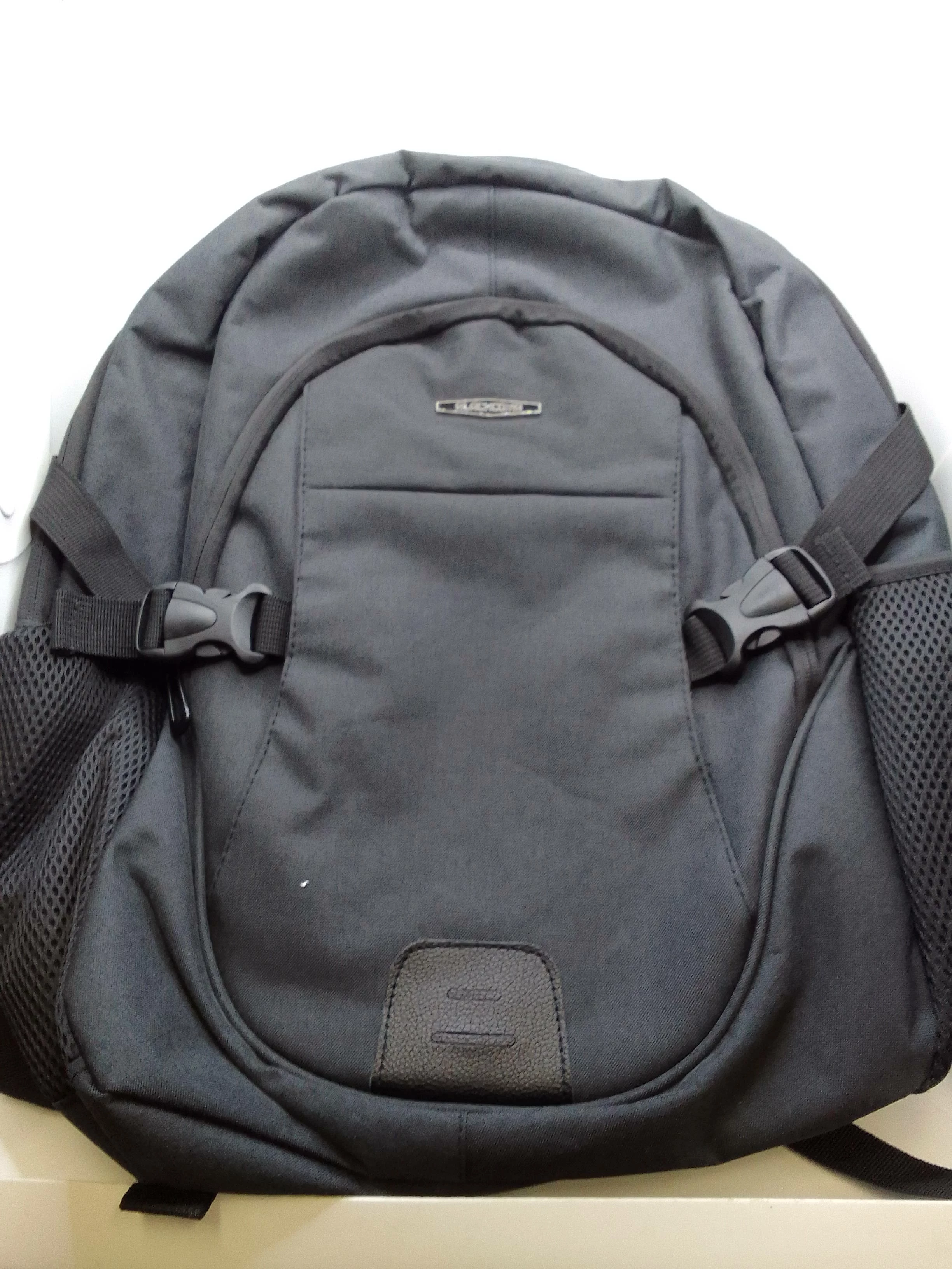 plecak-black-come-woolworth-dworcowa-26-bytom