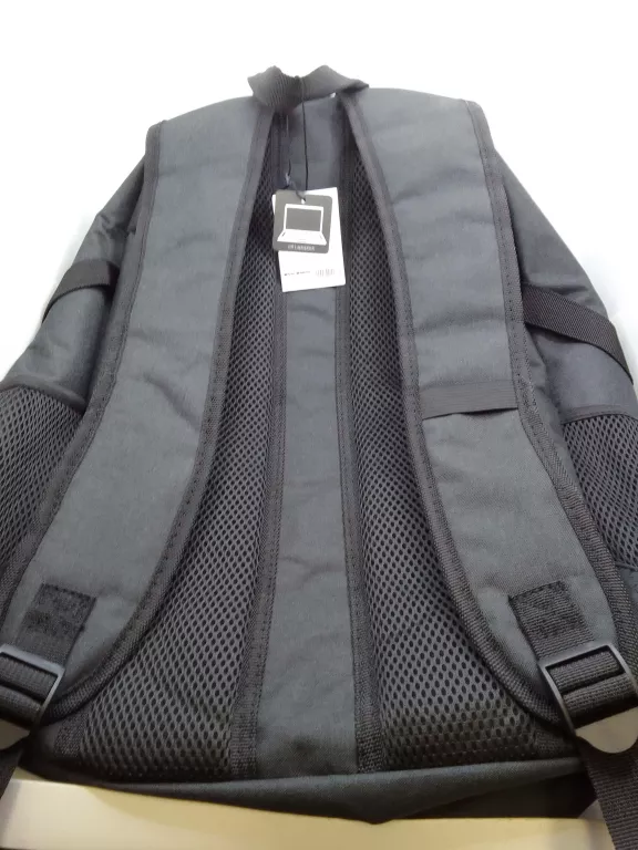 plecak-black-come-woolworth-stan-11323-2