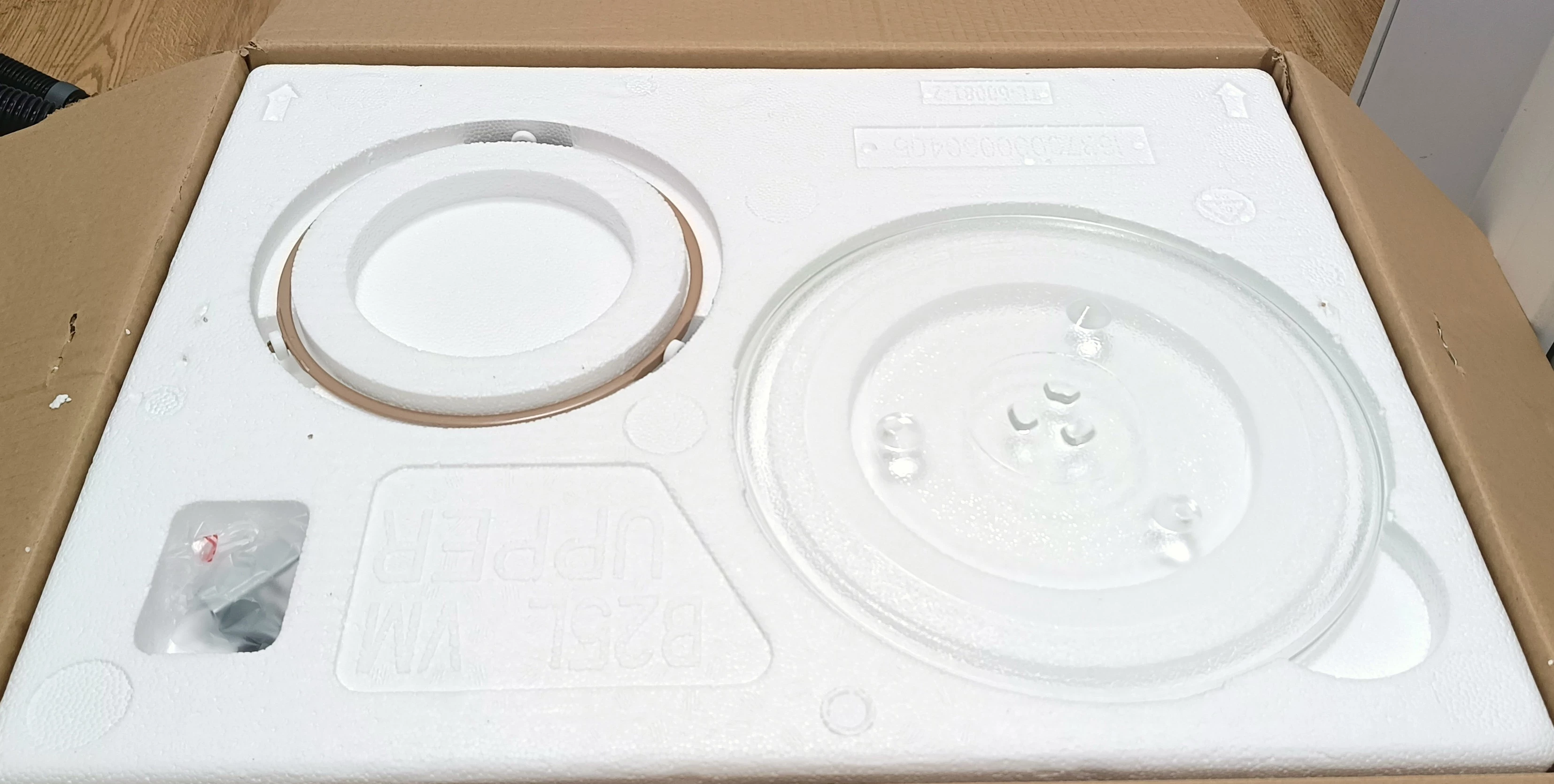 kuchenka-mikrofalowa-grundig-gmi12311b-stan-11323-2