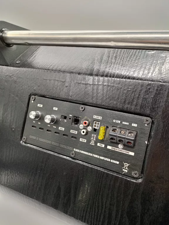 SUBWOOFER DAYTON CLASS-D 300 W DIBESI 12 DBS PS1205-8 + WZMACNIACZ