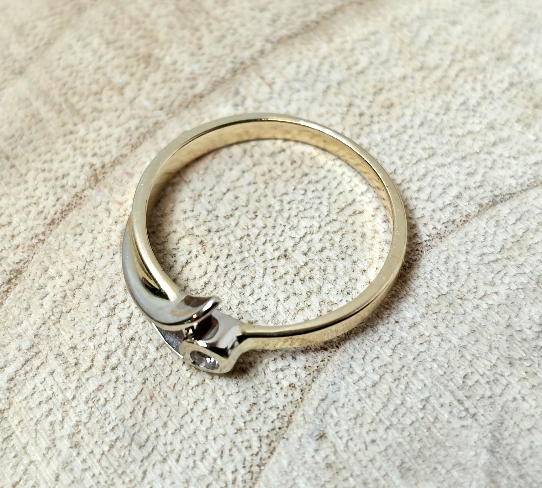 zloty-pierscionek-brylant-na-lapce-z-bialego-zlota-207gr-585-r13-waga-131