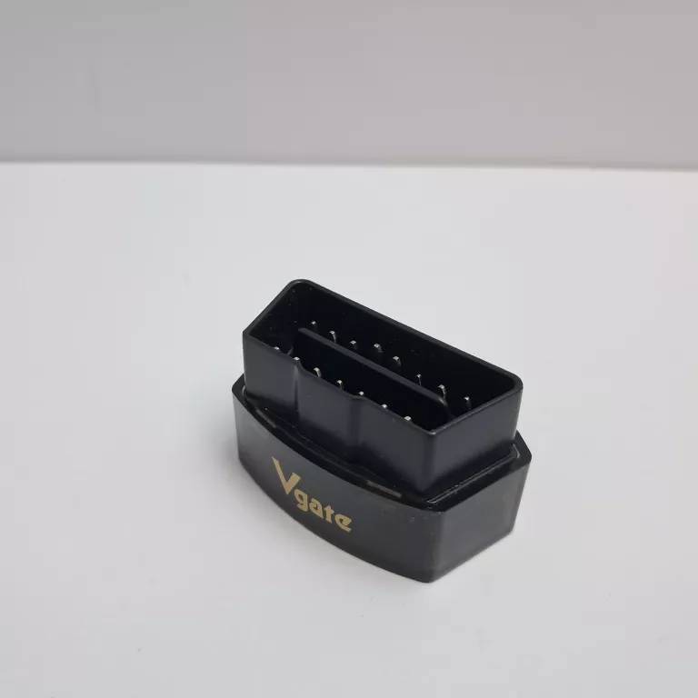 ADAPTER DO AUTA