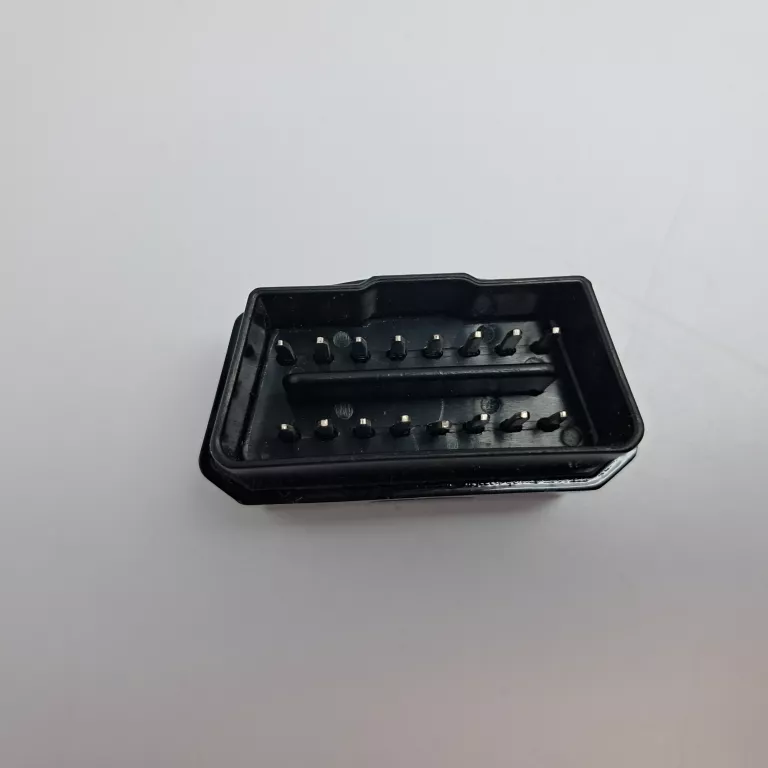 ADAPTER DO AUTA