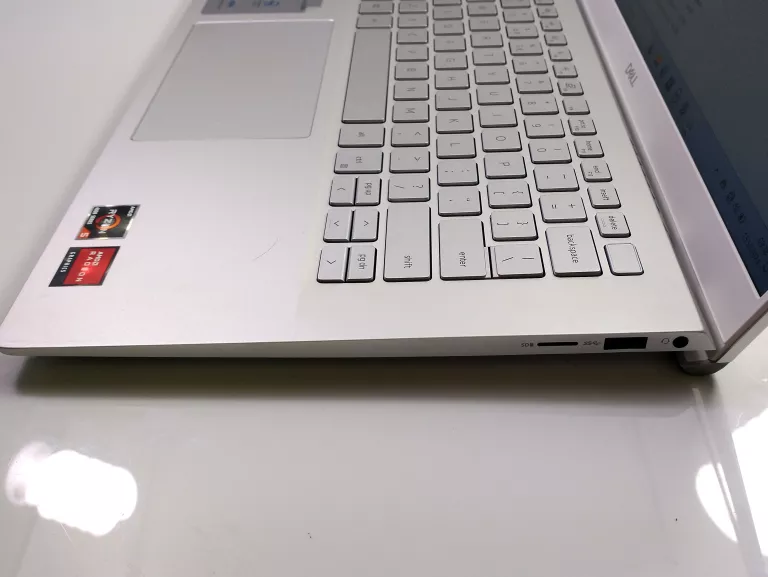 LAPTOP DELL INSPIRON 5405 AMD RYZEN 5 14" 8GB RAM 512 SSD