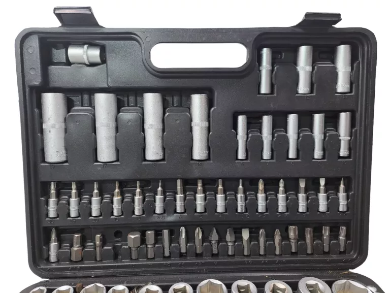 zestaw-kluczy-champion-w-walizce-ean-gtin-076567742325