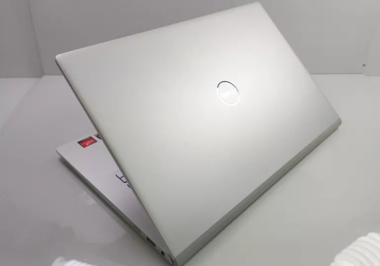LAPTOP DELL INSPIRON 5405 AMD RYZEN 5 14" 8GB RAM 512 SSD