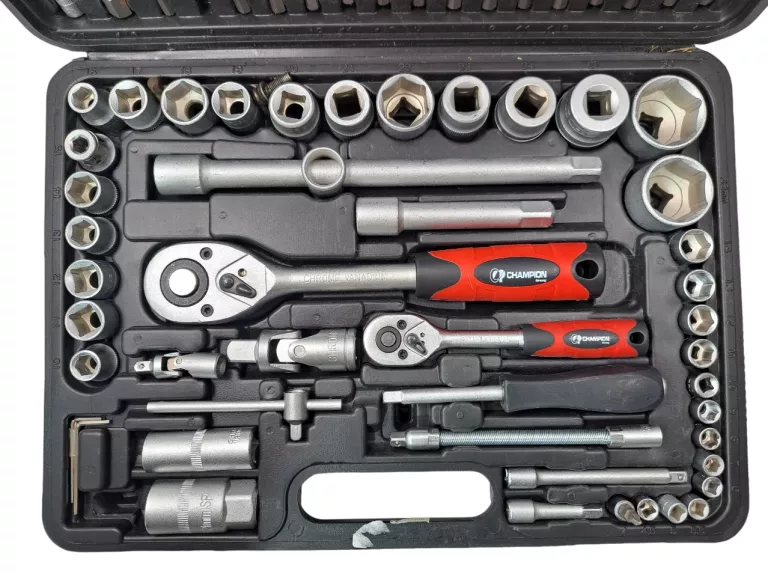 zestaw-kluczy-champion-w-walizce-stan-11323-2