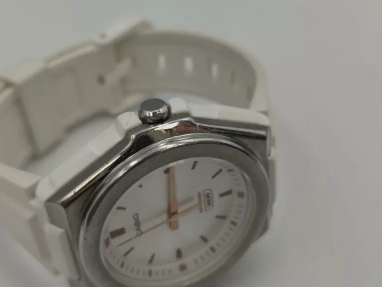 ZEGAREK DAMSKI KWARCOWY CASIO BIAŁY