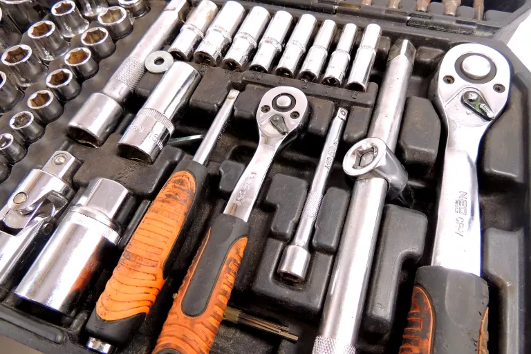 neo-zestaw-kluczy-nasadowych-110e-12-14-torx-bity-walizka-10-211-ean-gtin-5907558433692