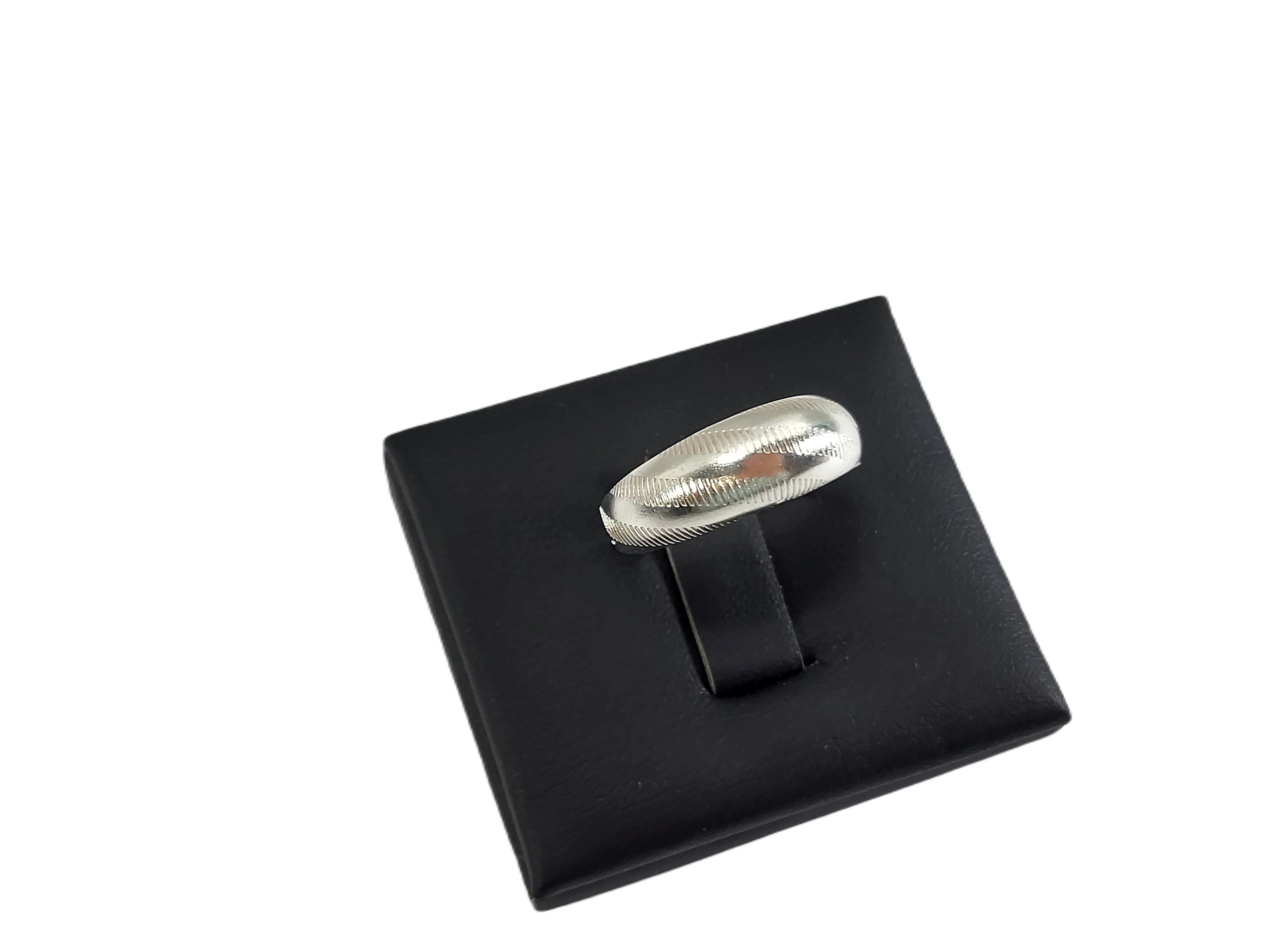 sr240-srebro-925-sliczny-pierscionek-w-rozmiarze-18-14g-marka-226434-1704211