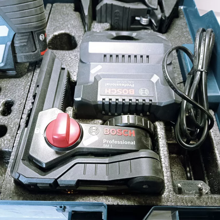 BOSCH GLL 3-80 C LASER LINIOWY KRZYŻOWY PŁASZCZYZNOWY 3-WIĄZKOWY 360°