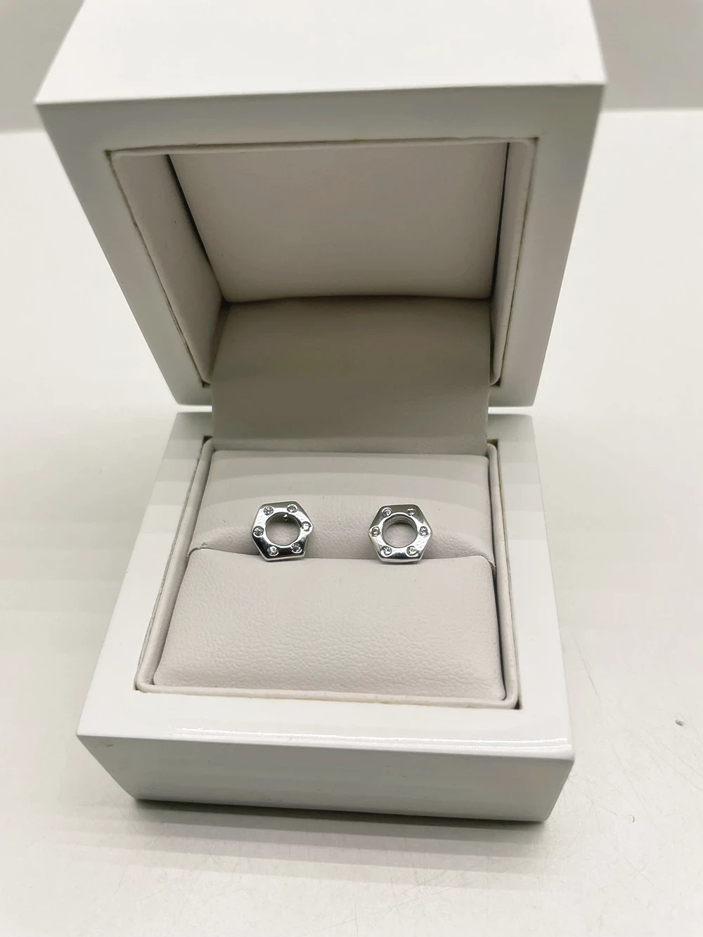 ladne-srebrne-kolczyki-169g-swieradowska-26-wroclaw