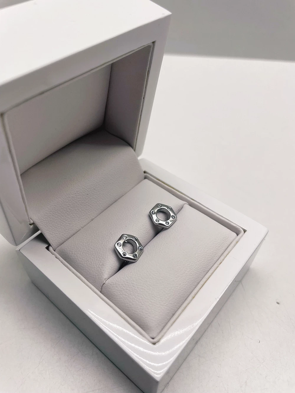 ladne-srebrne-kolczyki-169g-marka-226434-1704211