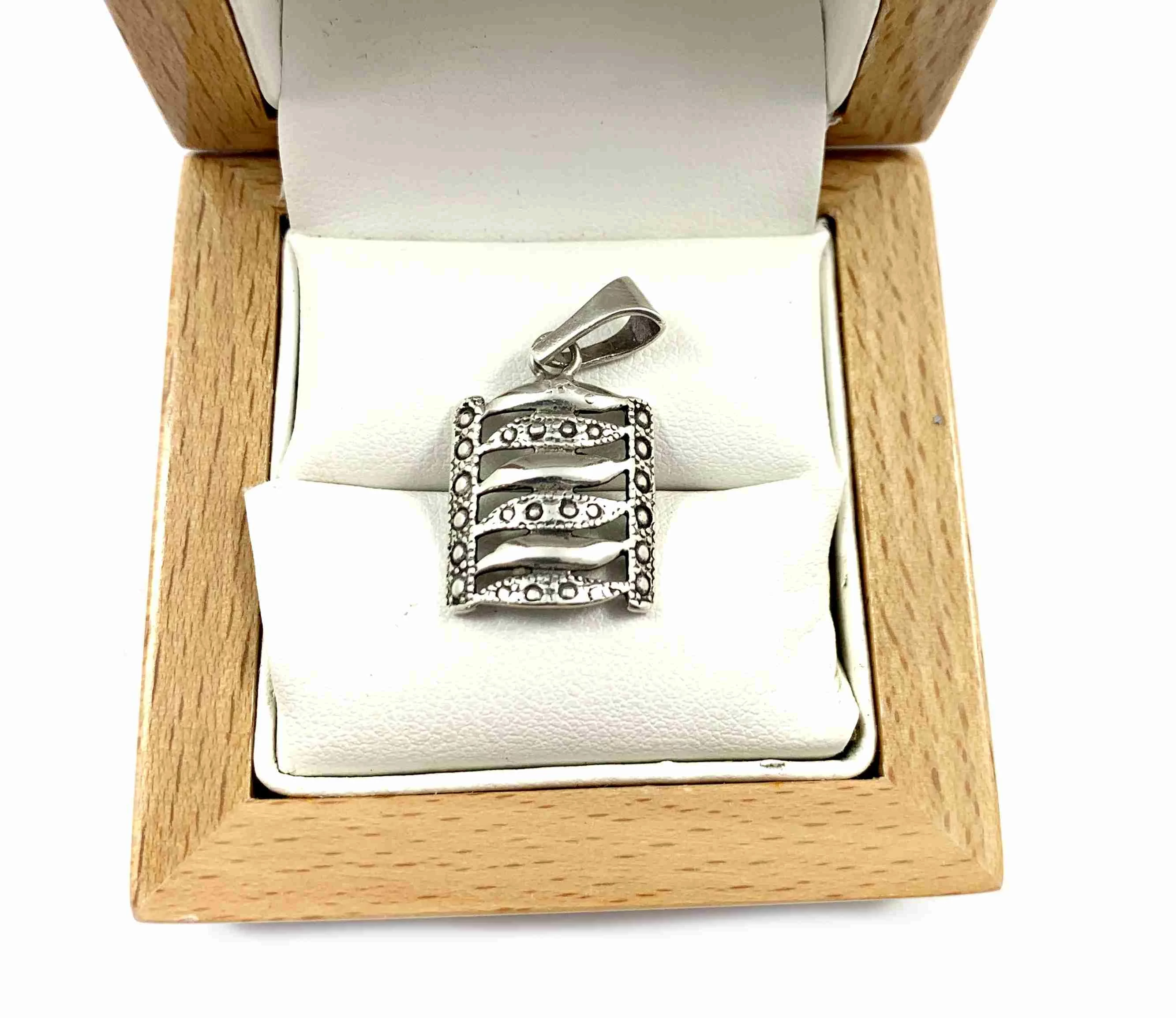 piekna-srebrna-zawieszka-p925-219g-stan-11323-2