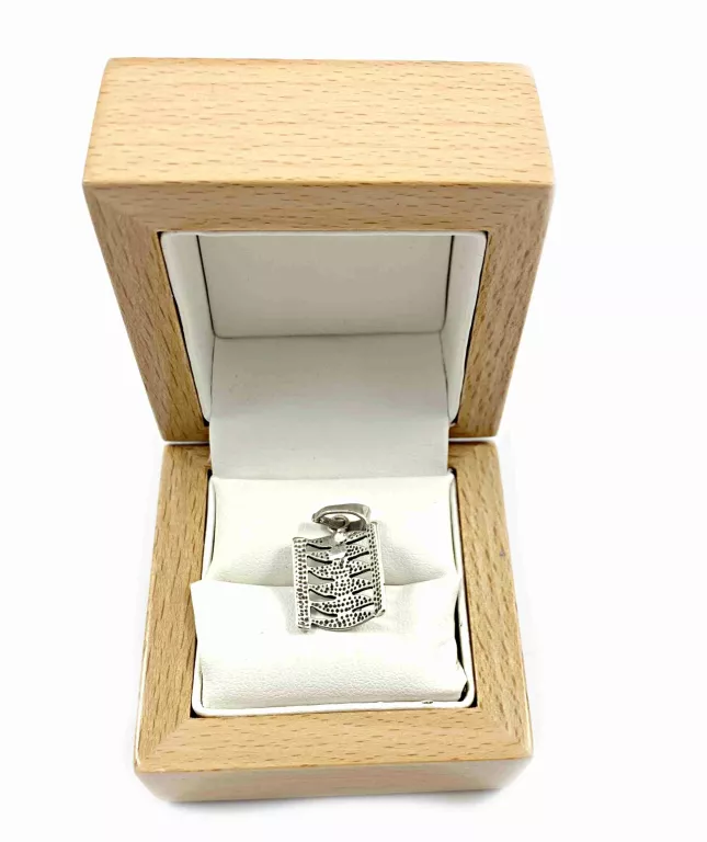 piekna-srebrna-zawieszka-p925-219g-rodzaj-2205-2