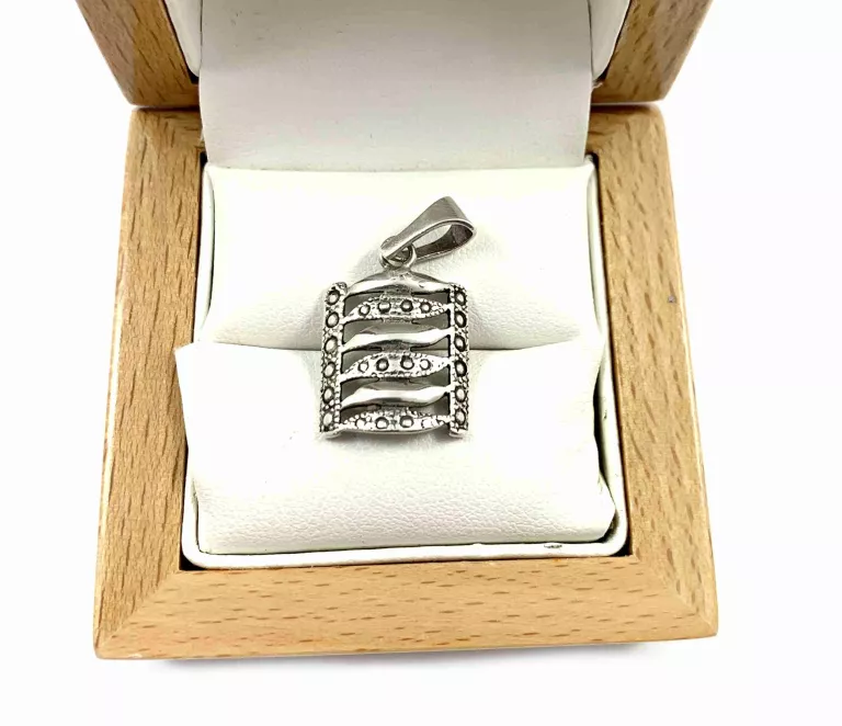 piekna-srebrna-zawieszka-p925-219g-stan-11323-2