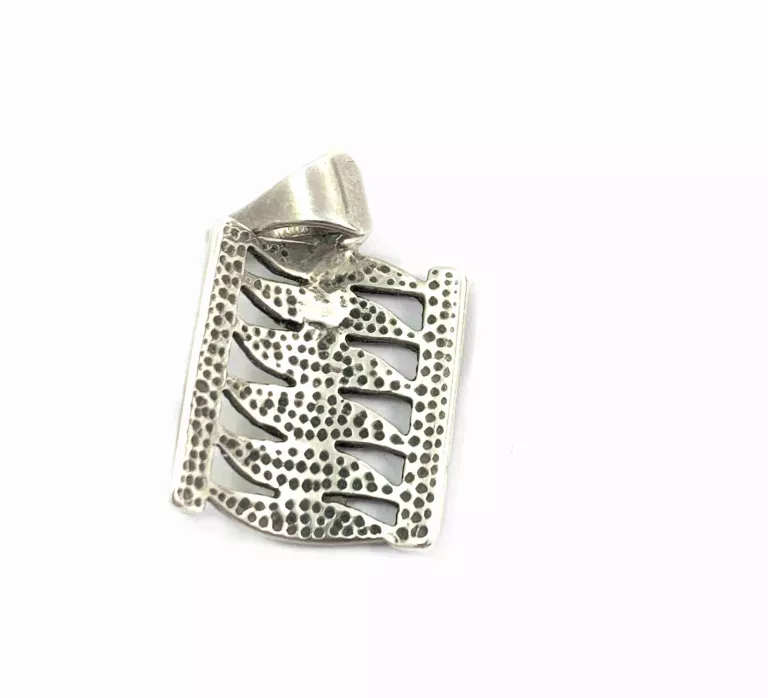 piekna-srebrna-zawieszka-p925-219g-kolor-dominujacy-205826-1041835