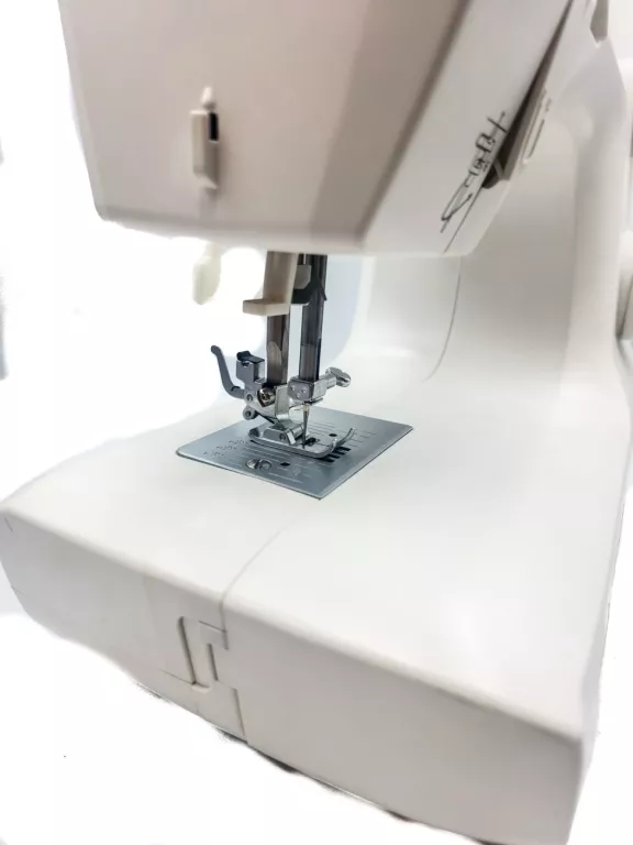 MASZYNA DO SZYCIA SILVERCREST SNM 33 C1 + PEDAŁ