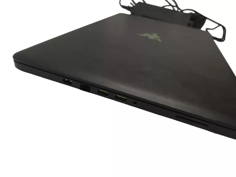 LAPTOP RAZER BLADE PRO 17 (2017) | RZ09-01663 / GTX1080 / I7 / 32GB / 512