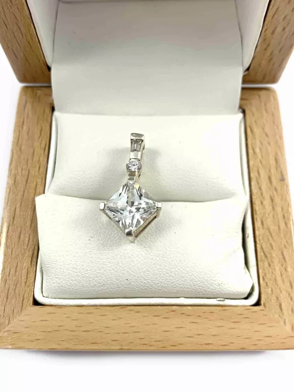 sliczna-srebrna-zawieszka-pr925-kamien-17088-524288