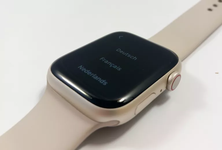 APPLE WATCH 9 GPS + CELLULAR 45MM KOPERTA Z ALUMINIUM (KSIĘŻYCOWA POŚWIATA