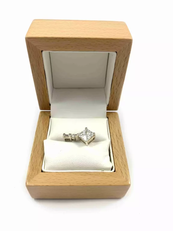 sliczna-srebrna-zawieszka-pr925-marka-226434-315782