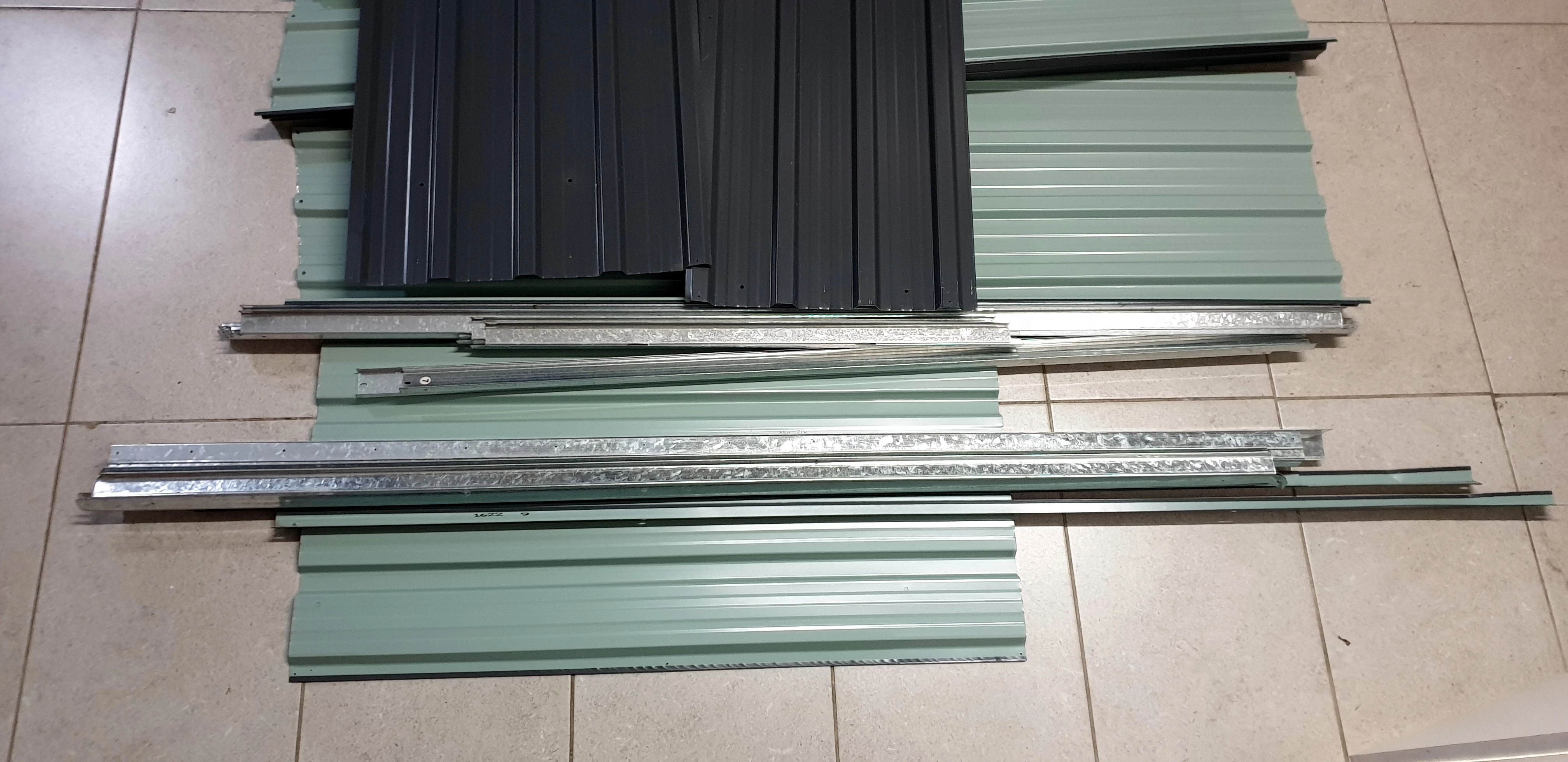 drewutnia-metalowa-163x154x88cm-pojemnosc-wiaty-16m3-stan-bdb-ean-gtin-5902706228830