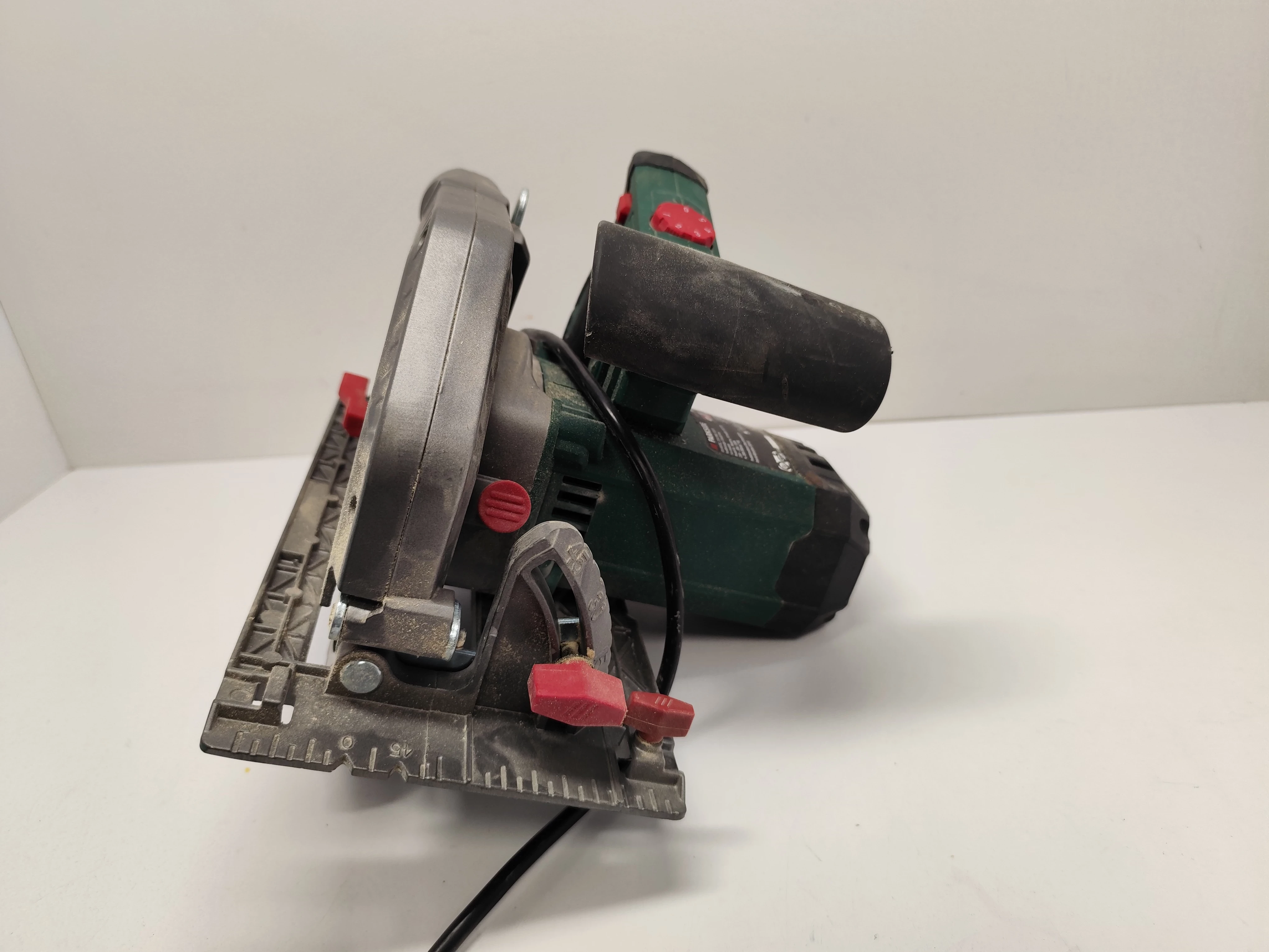 pila-tarczowa-parkside-1350w-srednica-otworu-pily-2000