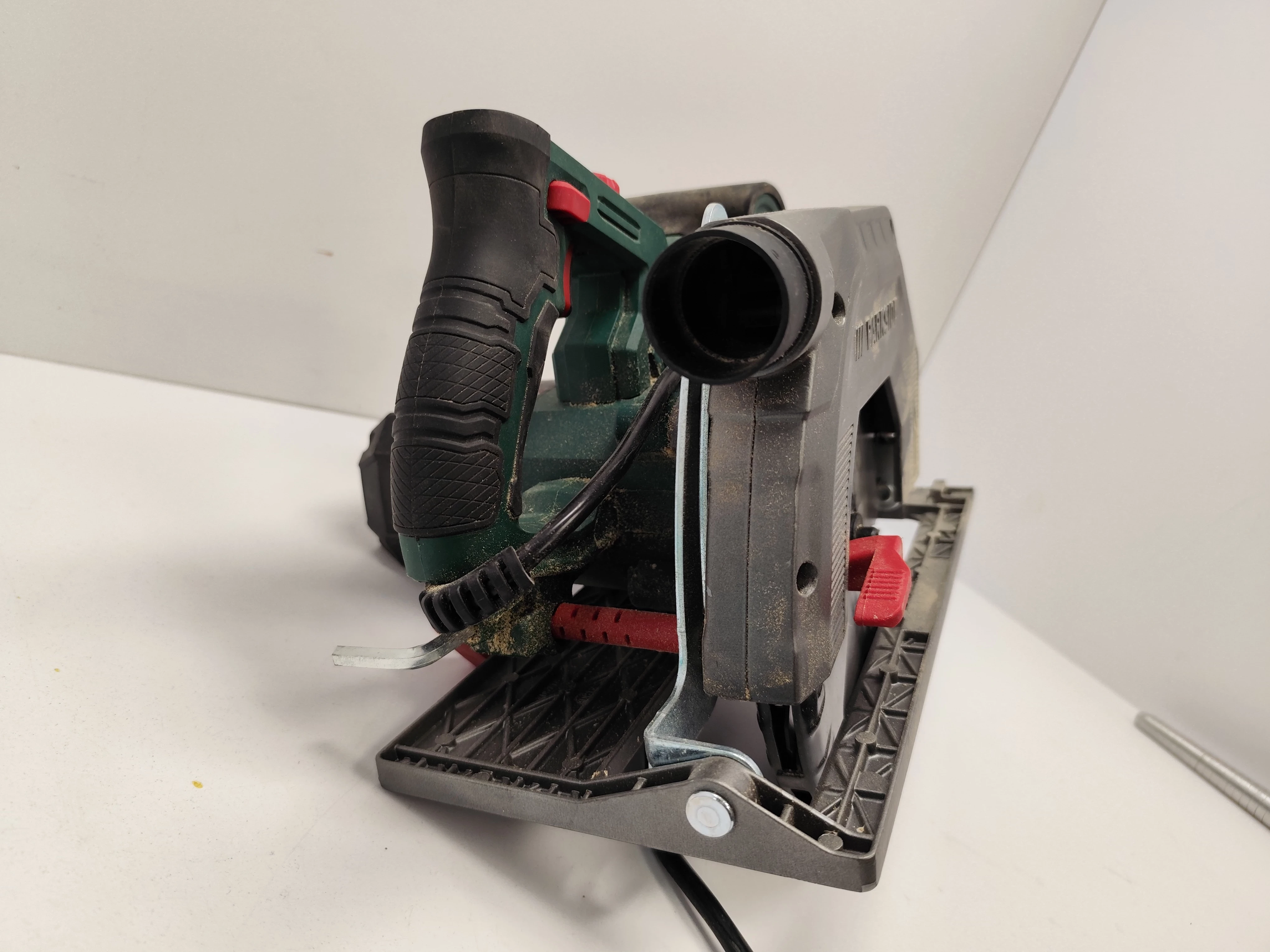 pila-tarczowa-parkside-1350w-stan-11323-2