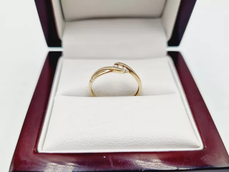 ZŁOTY PIERŚCIONEK Z DIAMENTEM 1,04 G 375 9K R. 12