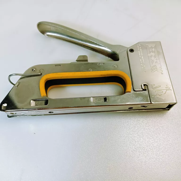 RAPID R23 E TAKER ZSZYWACZ RĘCZNY NA ZSZYWKI 4-8MM