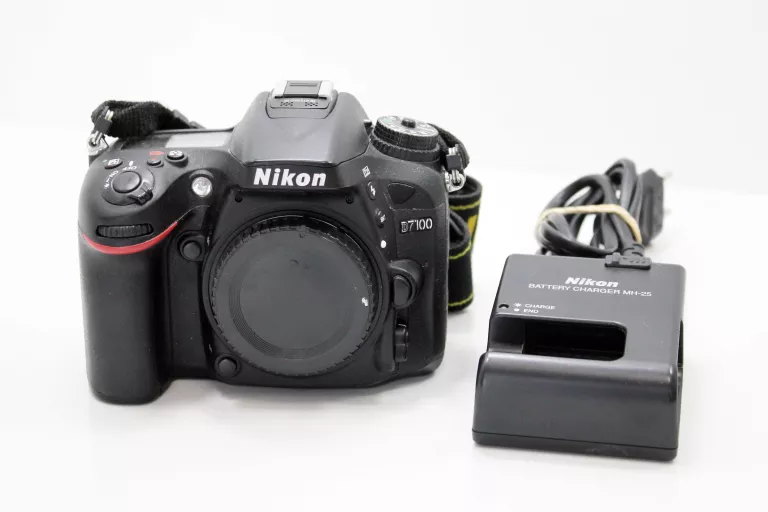 APARAT NIKON D7100