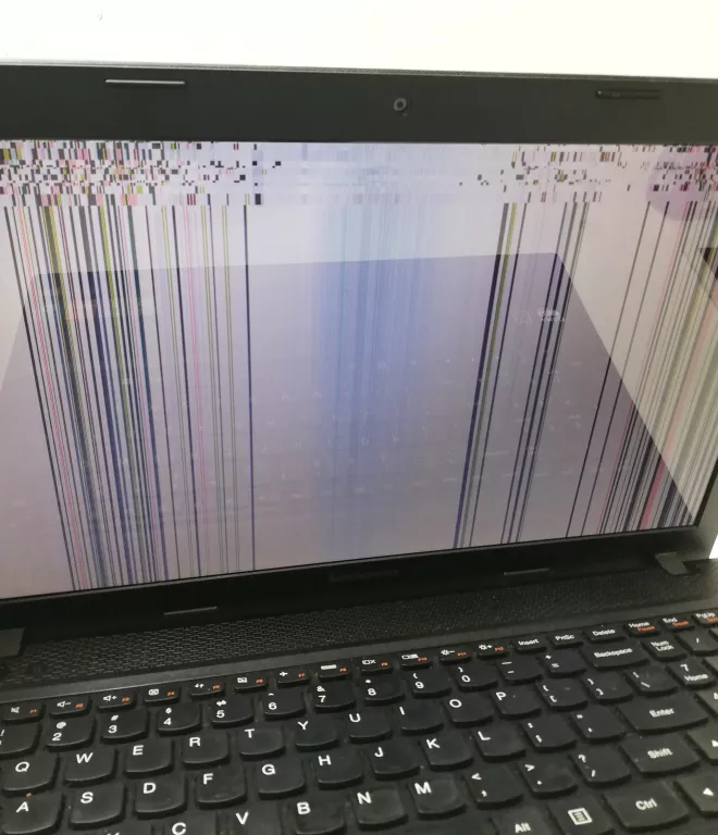 LAPTOP LENOVO G505S 15,6 "/ SSD/1TB/8GB/WIN 10PRO/AMD E1-2100 APU/