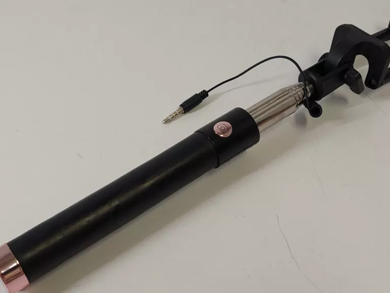 STOJAK NA TELEFON CHOWANY MONOPOD SELFIE STICK RC