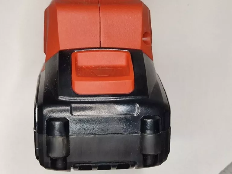 yato-yt-82925-polerka-samochodowa-moc-000