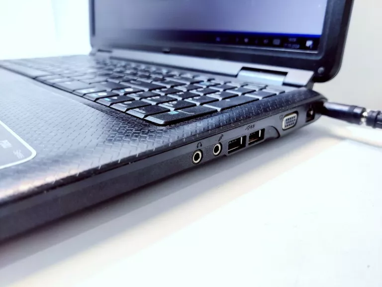 LAPTOP ASUS P50IJ