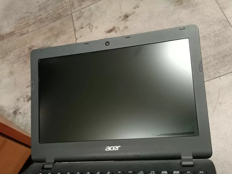 LAPTOP 11,6" ACER ES1-131 (120GB SSD/4GB/ PENTIUM N3700/ WIND. 10)