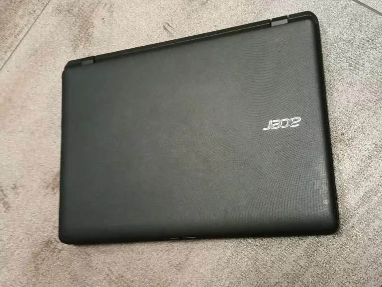 LAPTOP 11,6" ACER ES1-131 (120GB SSD/4GB/ PENTIUM N3700/ WIND. 10)