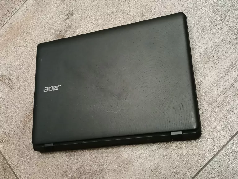 LAPTOP 11,6" ACER ES1-131 (120GB SSD/4GB/ PENTIUM N3700/ WIND. 10)