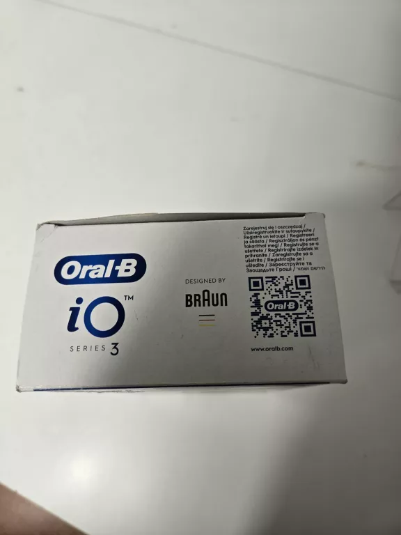 SZCZOTECZKA MAGNETYCZNA ORAL-B IO 3 CZARNY