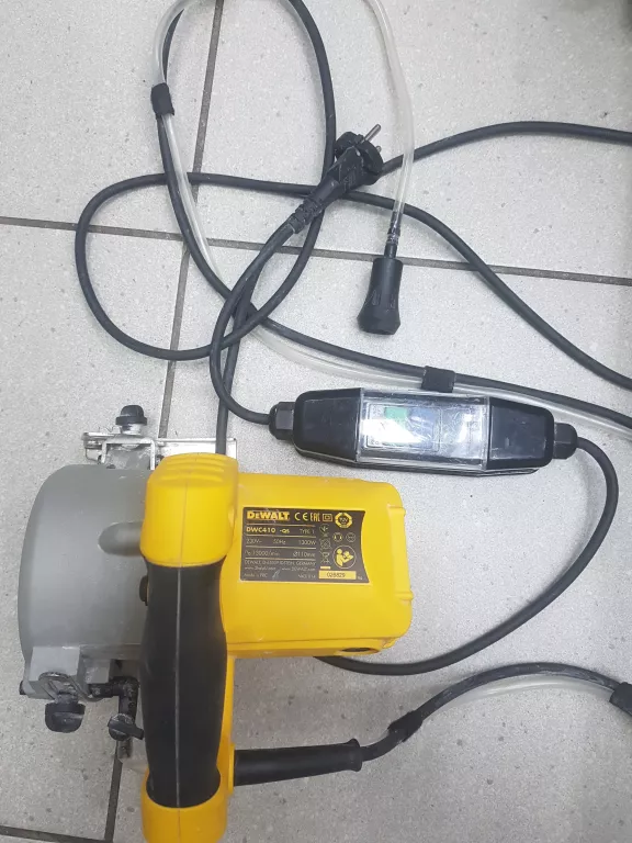 PRZECINARKA DO GLAZURY DEWALT DWC410