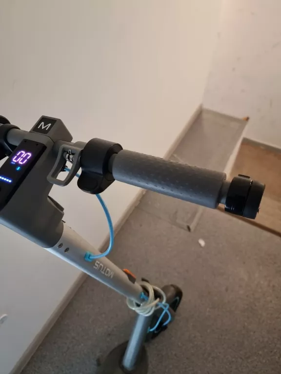 hulajnoga-motus-scooty-10-gen-5-moc-silnika-35000