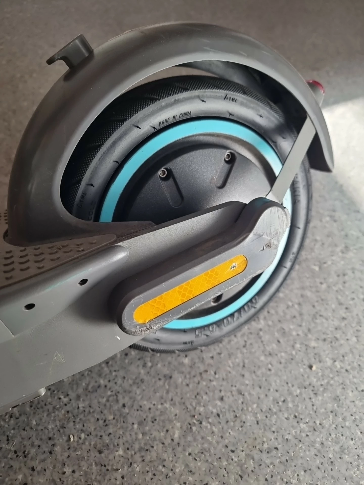 hulajnoga-motus-scooty-10-gen-5-kod-producenta-scooty-10-gen-5-szary